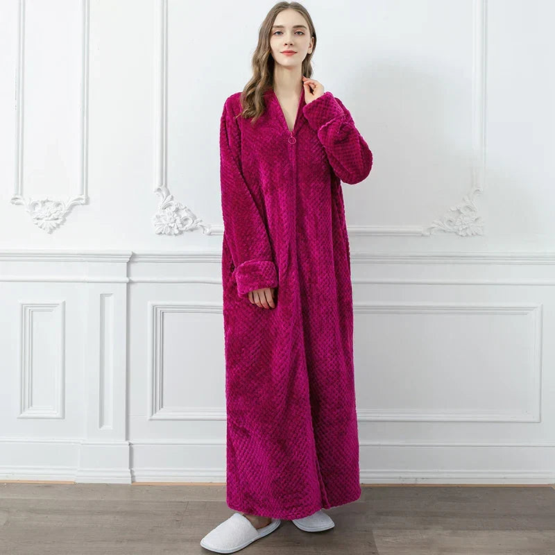 CozyNest termisk flanellbadrock för gravida — extra lång och rymlig passform
