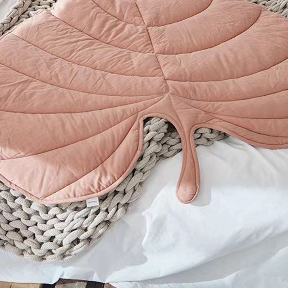 Alfombrilla refrescante con forma de hoja para perros — Diseño transpirable y lavable