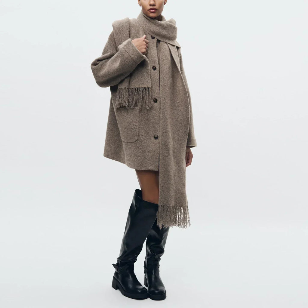 Gebreid Sienna-vestjasje - slank model met sjaal