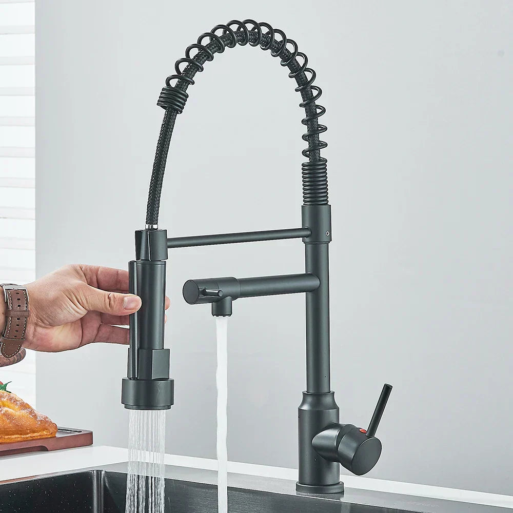 FluxSpout köksblandare med dubbla funktioner — flexibel pip med fjäder