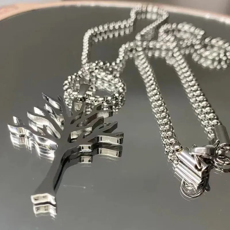 Halsband med bladlöst träd — 50 cm kedja, polerad finish