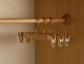 Perchas de madera de hombros anchos Aurora - organizador premium de madera de alcanfor para trajes y abrigos (juego de 2)