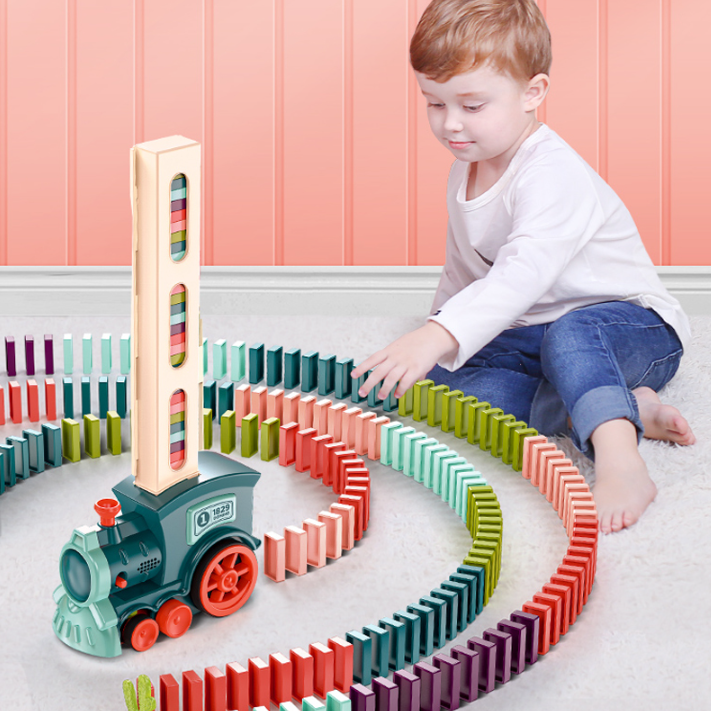Domino Express treinavonturenset — automatische dominotrein