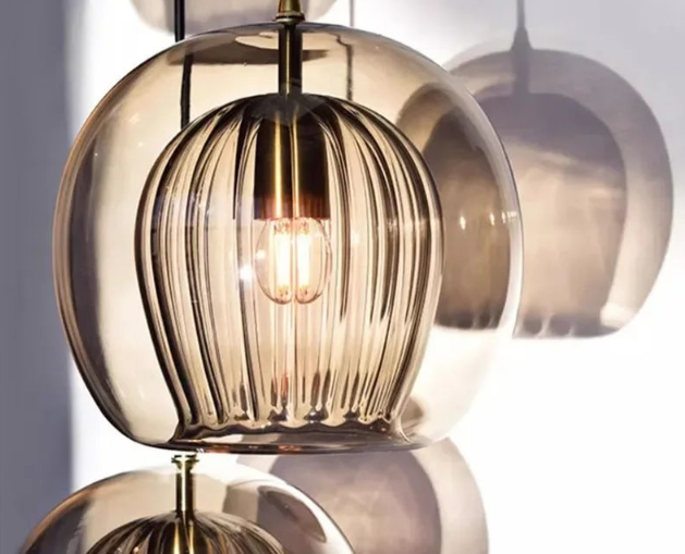 Modern glashänglampa från TimberGlow - nutida belysning
