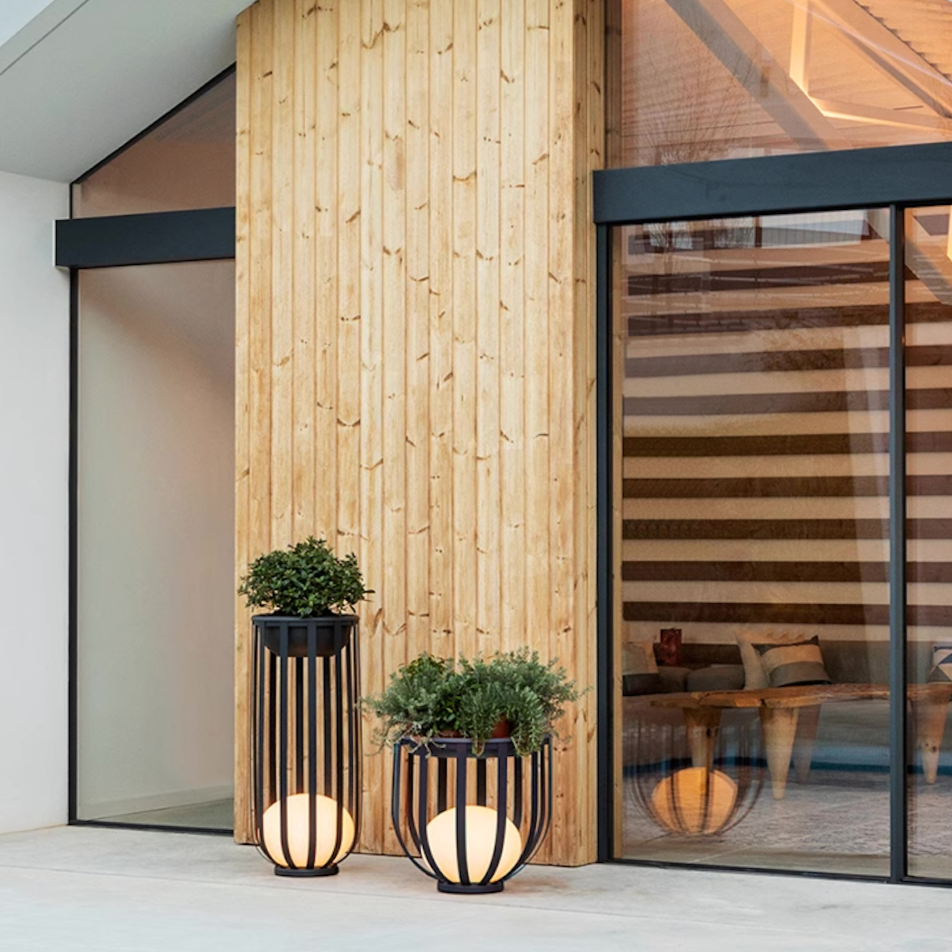 Solar Flower Stand Light — Weatherproof Solar Garden Decoration