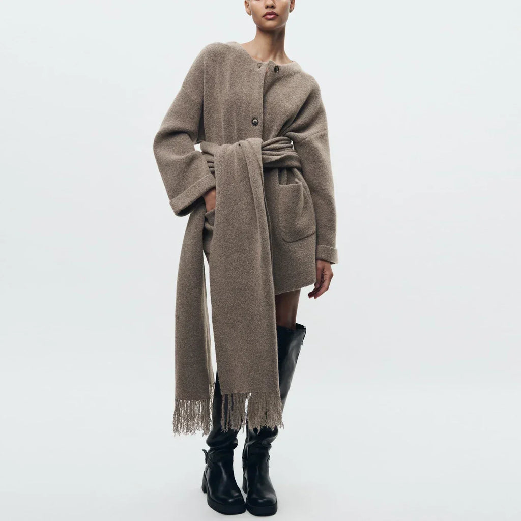 Gebreid Sienna-vestjasje - slank model met sjaal