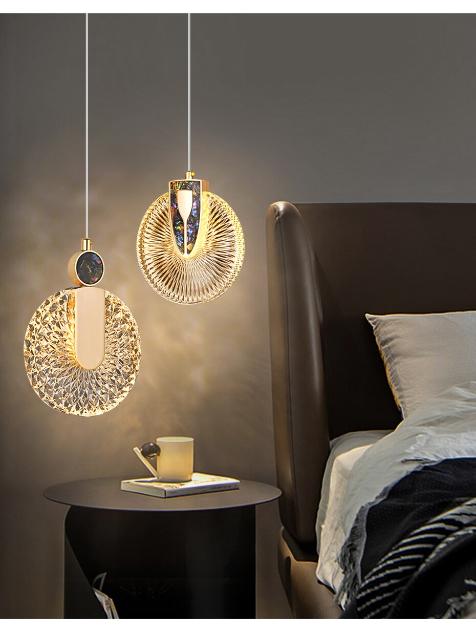 Lámpara colgante redonda de cristal con LED dorado Aurelia