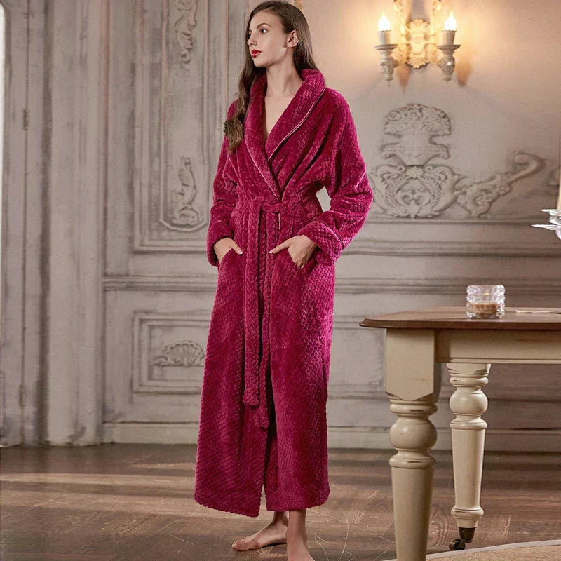 CozyNest termisk flanellbadrock för gravida — extra lång och rymlig passform