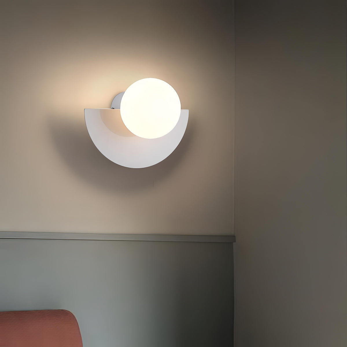 مصباح حائط LED نصف دائري بالطراز الشمالي Aurelia — إضاءة ناعمة، ستة تشطيبات لونية