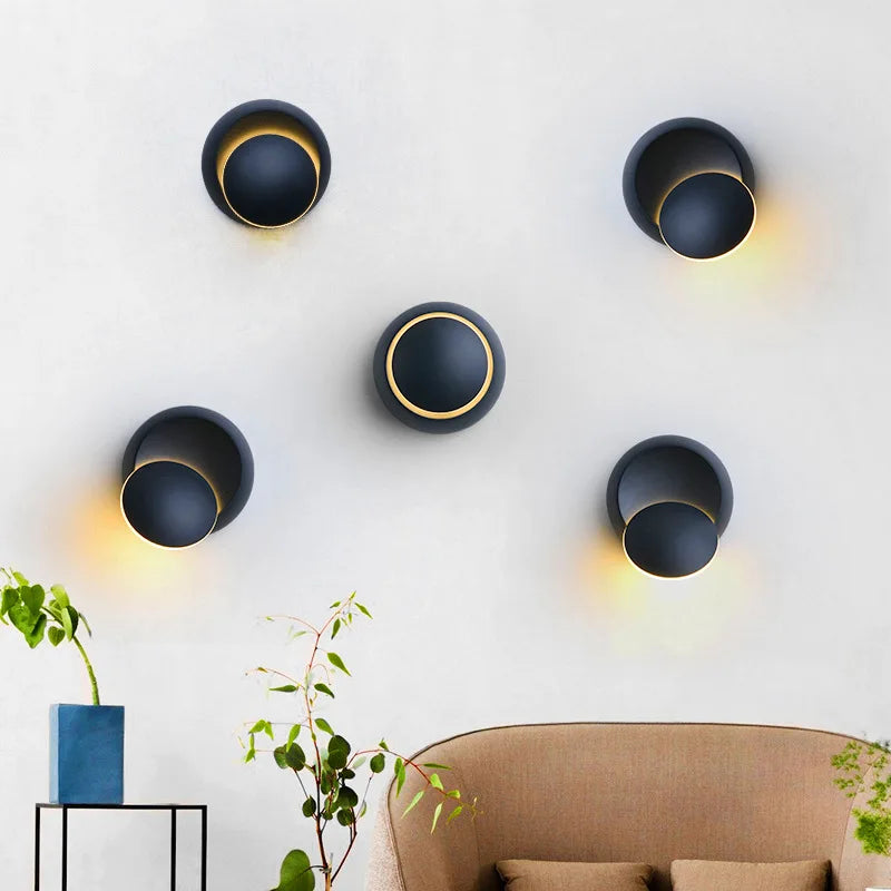 מנורת קיר LED מודרנית — גוף תאורה מתכוונן ומסתובב ב-350°
