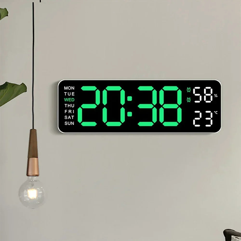 ساعة حائط رقمية LED — الوقت واليوم ودرجة الحرارة والرطوبة