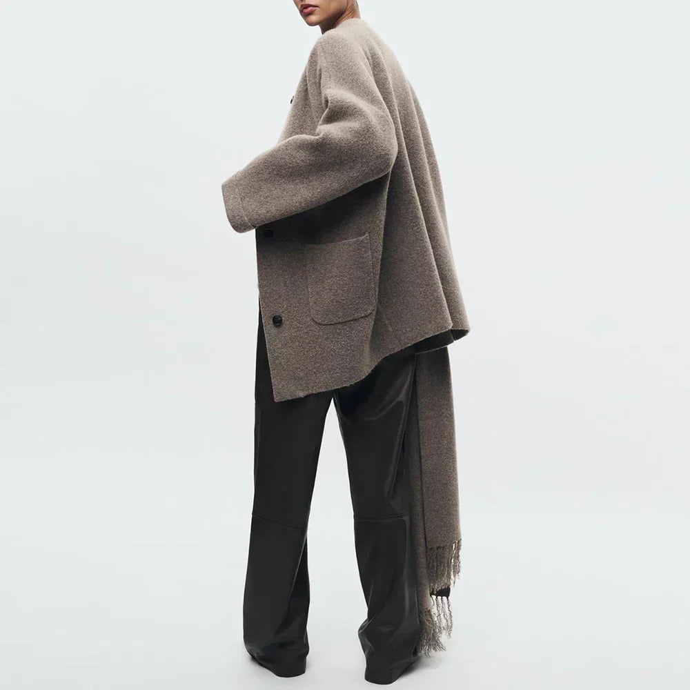 Gebreid Sienna-vestjasje - slank model met sjaal
