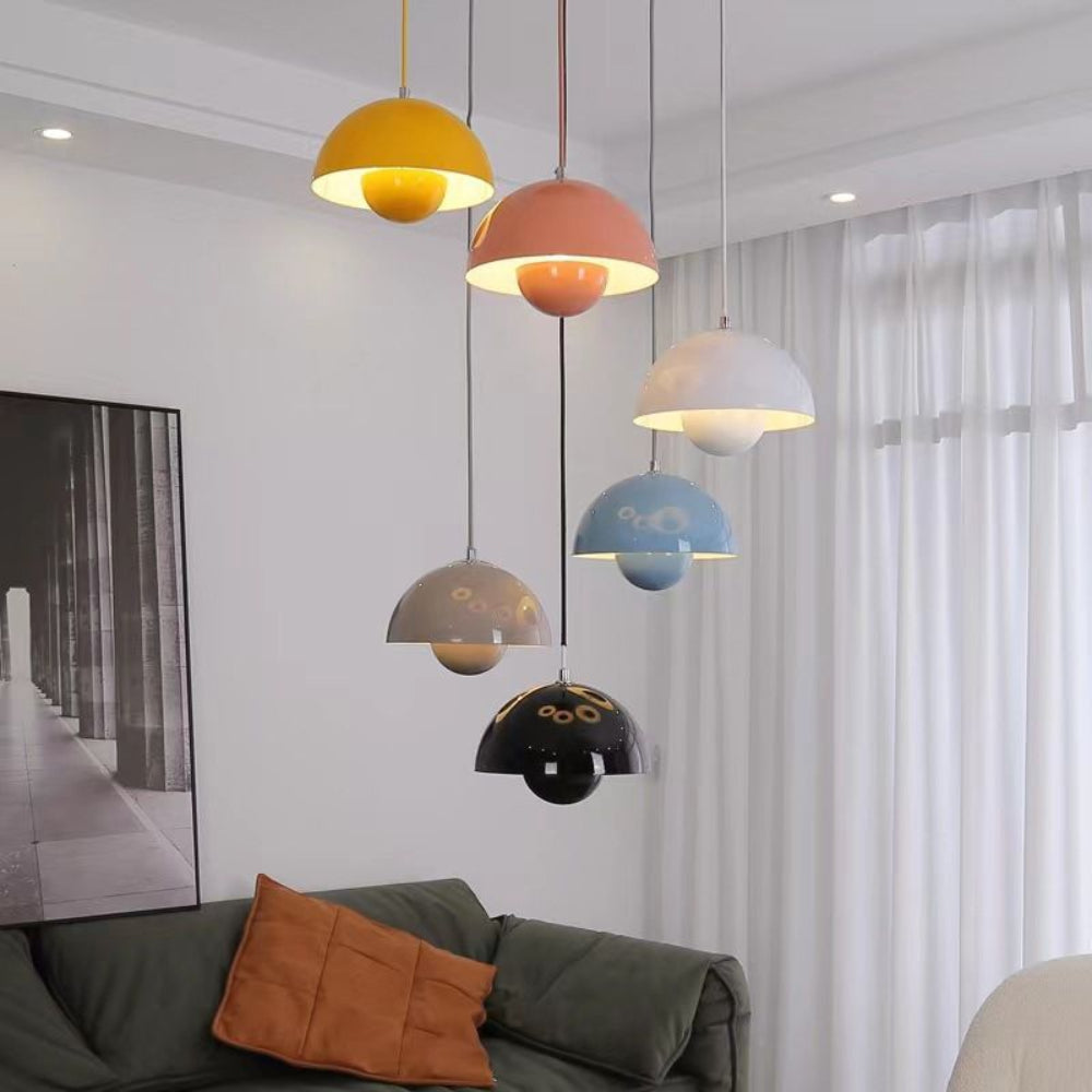 Halbrunder farbiger Kronleuchter — modernes skandinavisches Design
