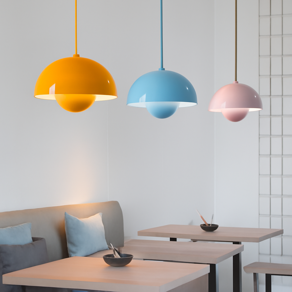 Halbrunder farbiger Kronleuchter — modernes skandinavisches Design