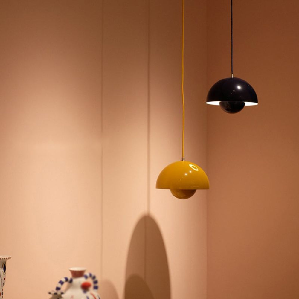 Halbrunder farbiger Kronleuchter — modernes skandinavisches Design