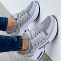 Ortopædiske sneakers med luftsål — design med struktureret fodstøtte