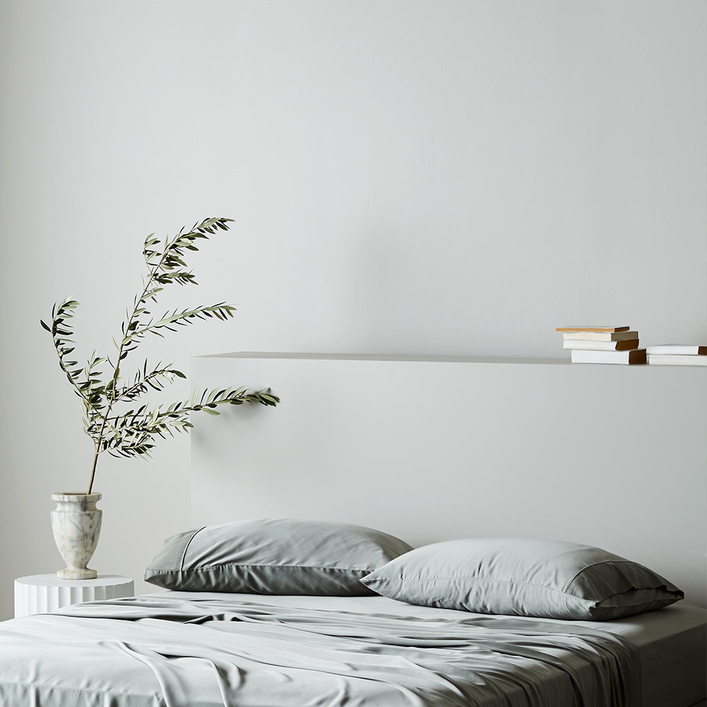 Luxe påslakansset i bambulyocell och satäng — svalkande, slät yta