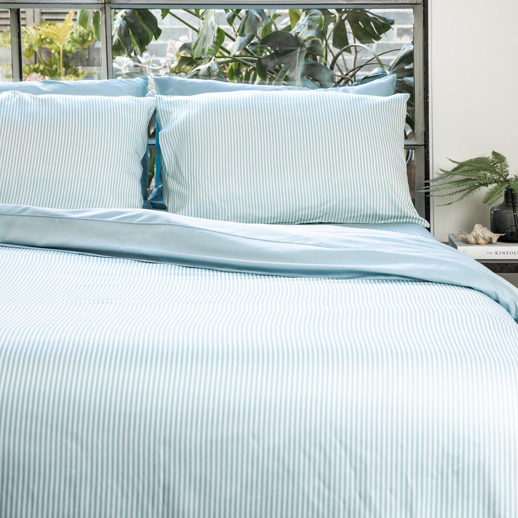 Luxe påslakansset i bambulyocell och satäng — svalkande, slät yta