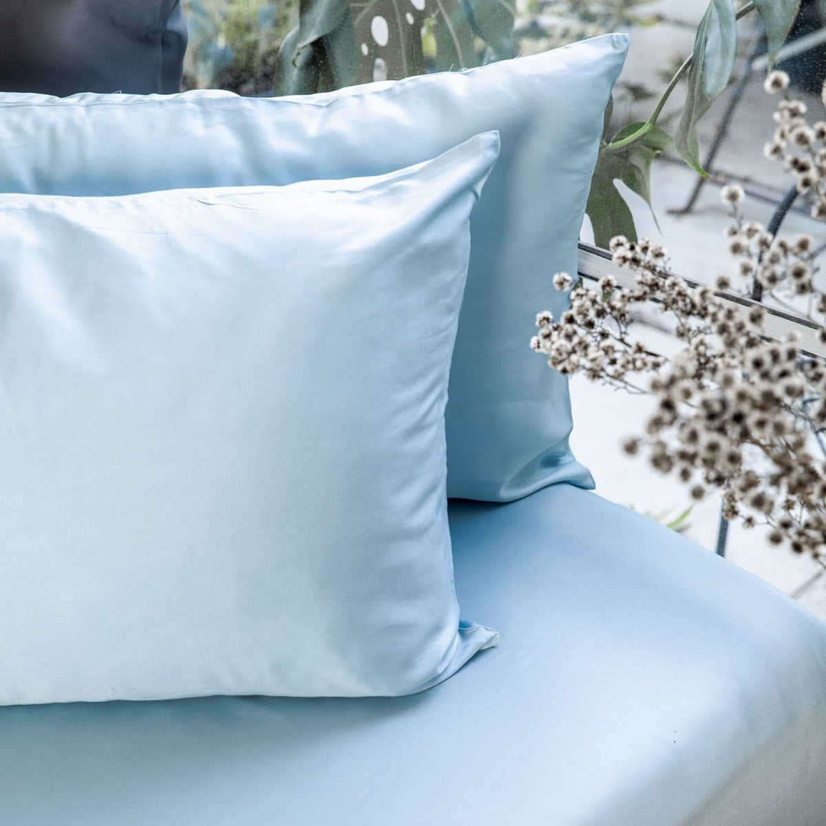 Luxe påslakansset i bambulyocell och satäng — svalkande, slät yta
