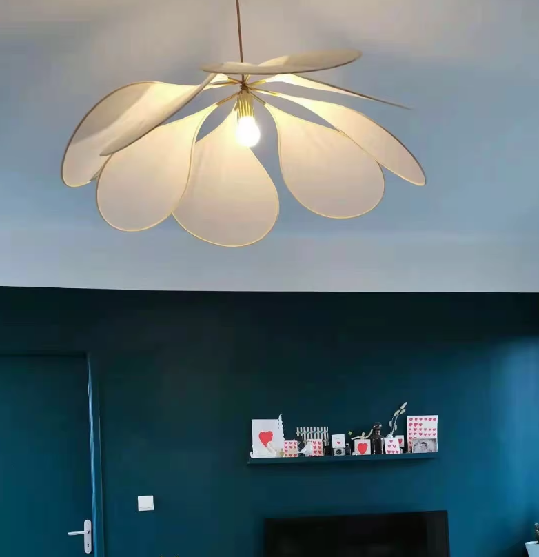 Vellora Petal Pendant Light — Modern Floral-Inspired Ceiling Fixture