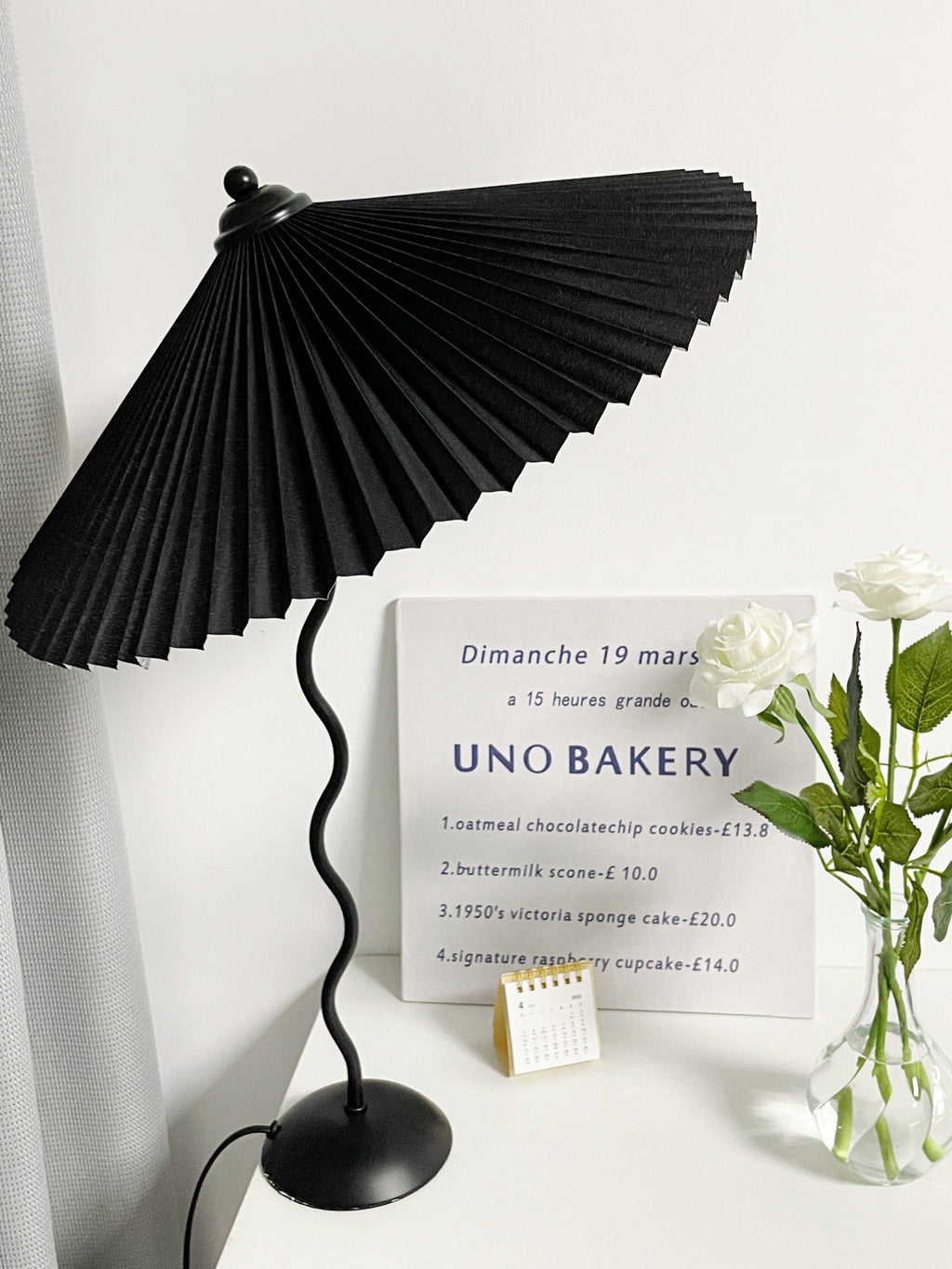 NovaLume WaveLight wellenförmige Leuchte mit sanftem Licht für moderne Innenräume