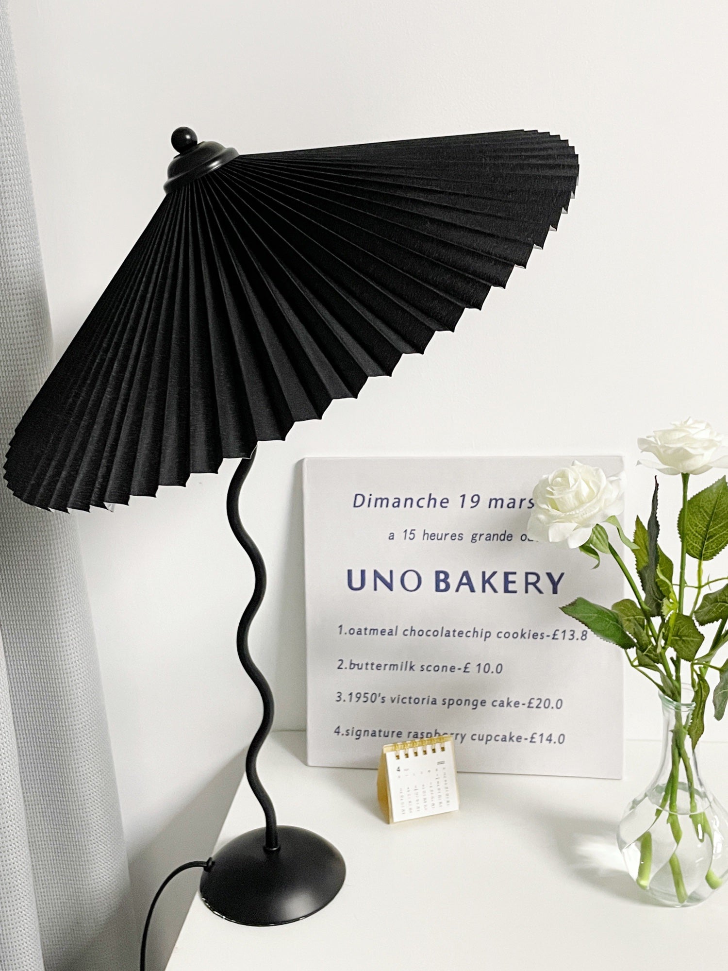 NovaLume WaveLight wellenförmige Leuchte mit sanftem Licht für moderne Innenräume