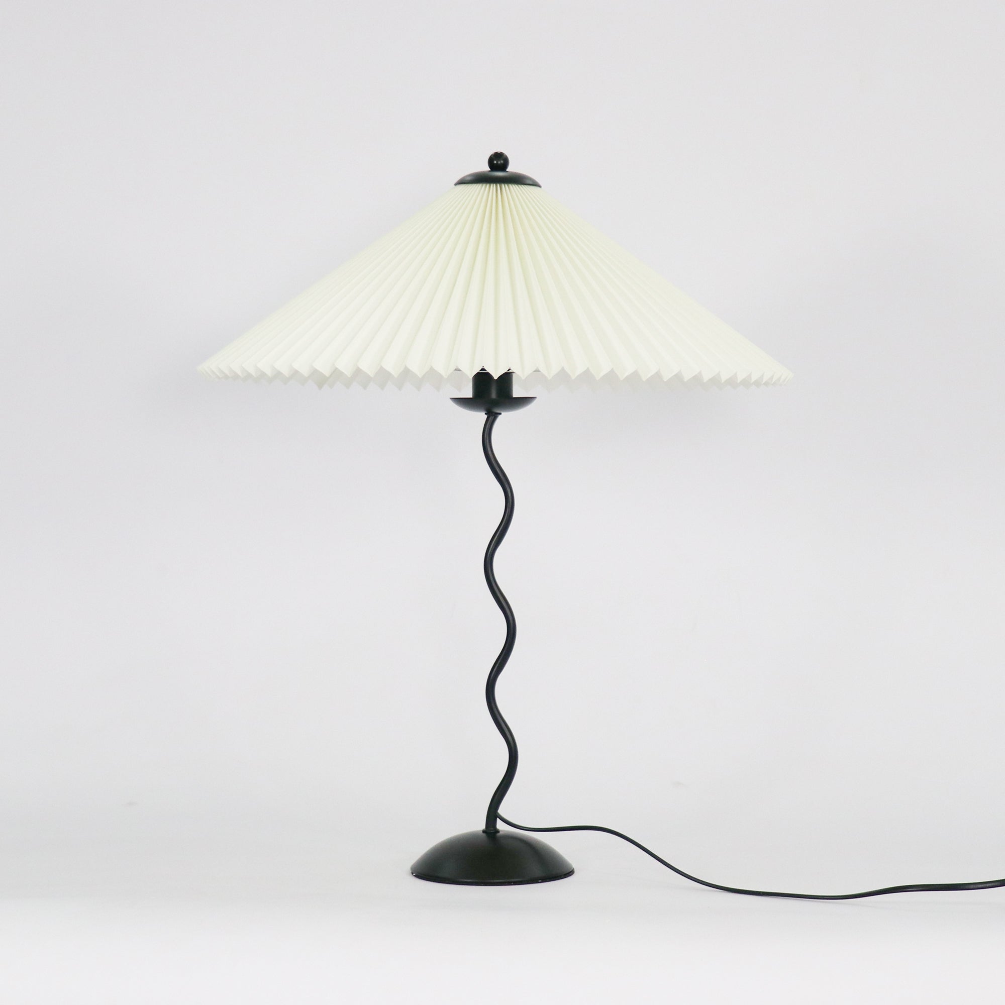 NovaLume WaveLight wellenförmige Leuchte mit sanftem Licht für moderne Innenräume