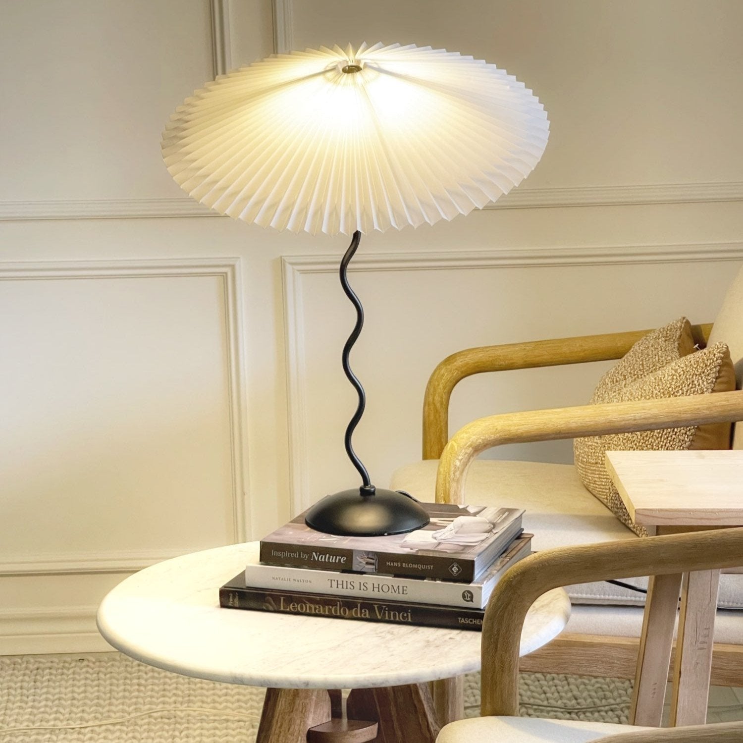 NovaLume WaveLight wellenförmige Leuchte mit sanftem Licht für moderne Innenräume