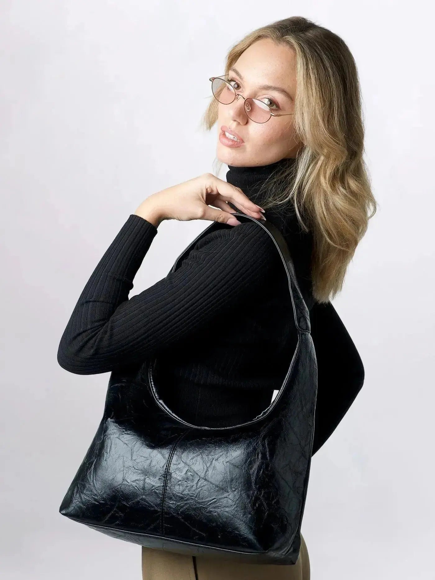 Saco de couro vintage envelhecido — inclui estojo de cosméticos