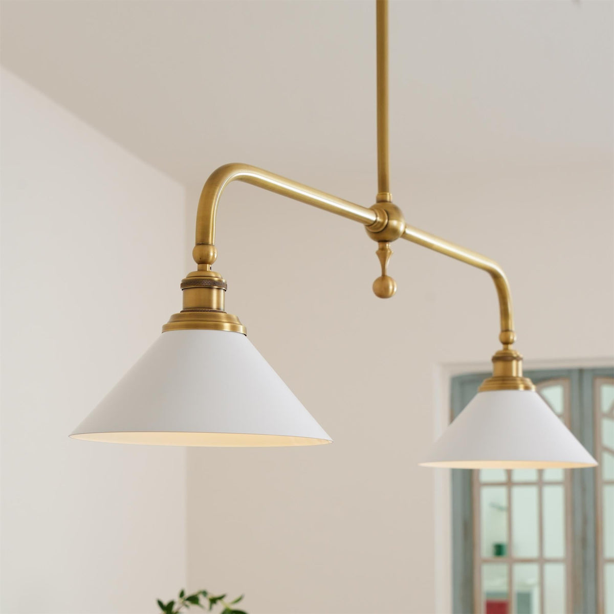 AstraVex vintagependellampa i glas — vit elegant innerskärm