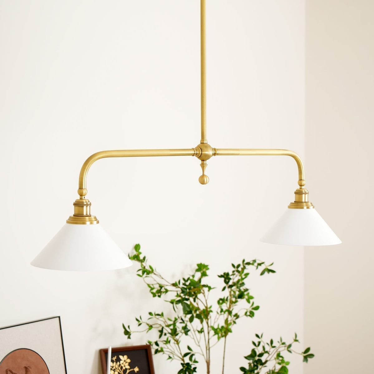 AstraVex vintagependellampa i glas — vit elegant innerskärm
