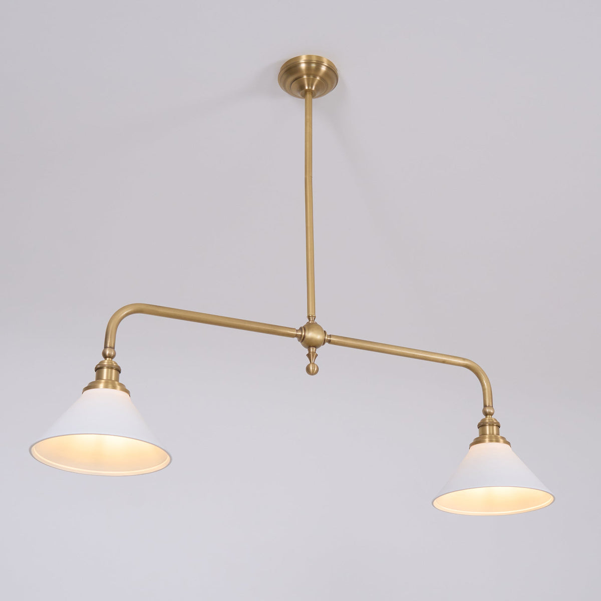 AstraVex vintagependellampa i glas — vit elegant innerskärm