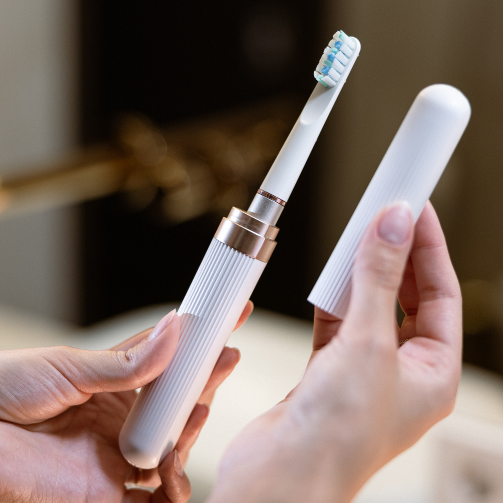 Premium Sonic Electric Toothbrush — Lightweight Design, Long Battery Life