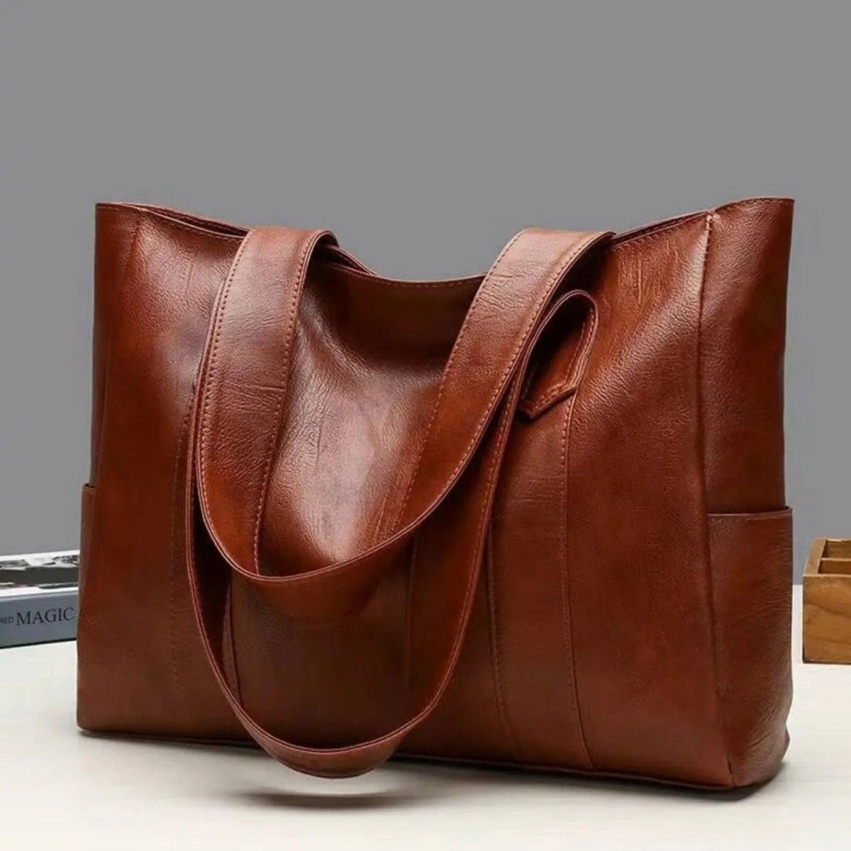 Leather Shoulder Bag – Retro Elegant Smooth Surface & Vintage Style | Filindra