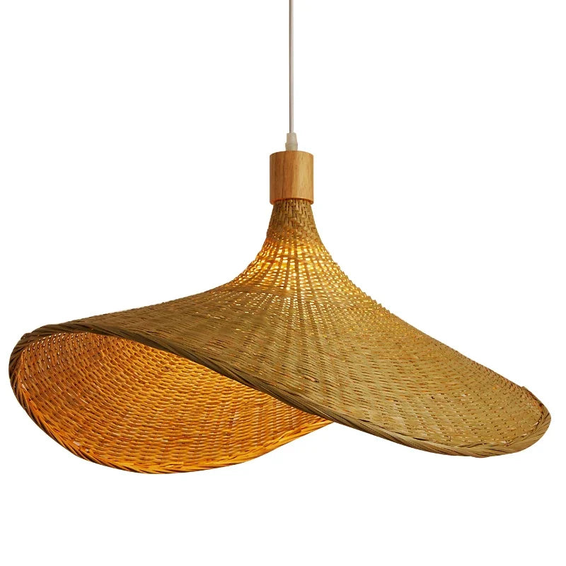 Hängande lampa i bambuflätning - naturlig pendelbelysning