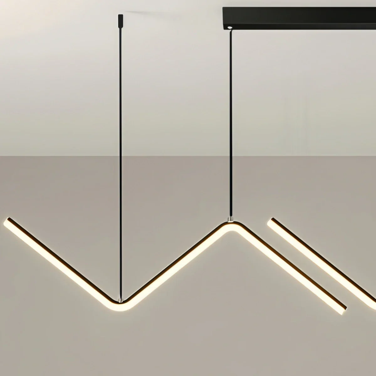 Minimalist Black/Gold Pendant Light - Wavy Linear Metal Lamp for Dining Room - Flindria