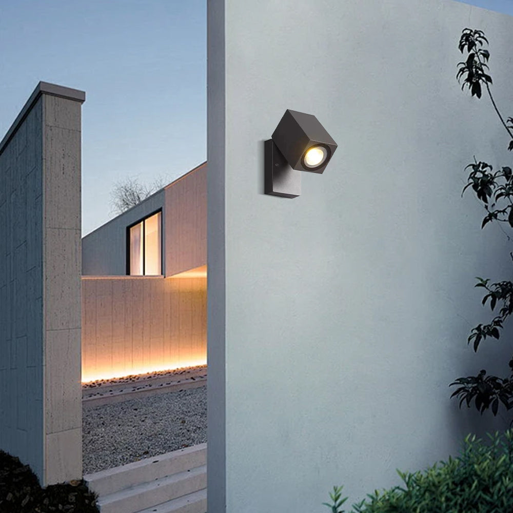 Modern Rotatable Square Wall Lamp - Black Metal for Outdoor Garden - Flindria