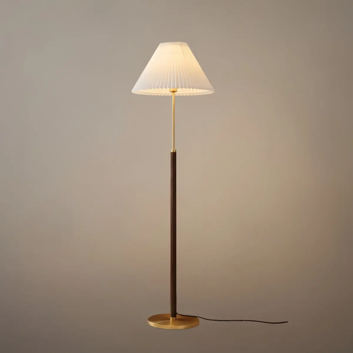 Classical Walnut Floor/Table Lamp — Metal & Fabric Linear Design for Bedroom - Flindria