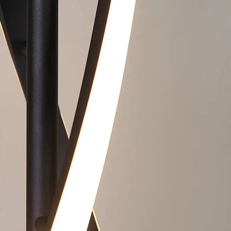 Modern Black & White Floor Lamp - Streamlined Metal Design for Living Room - Flindria