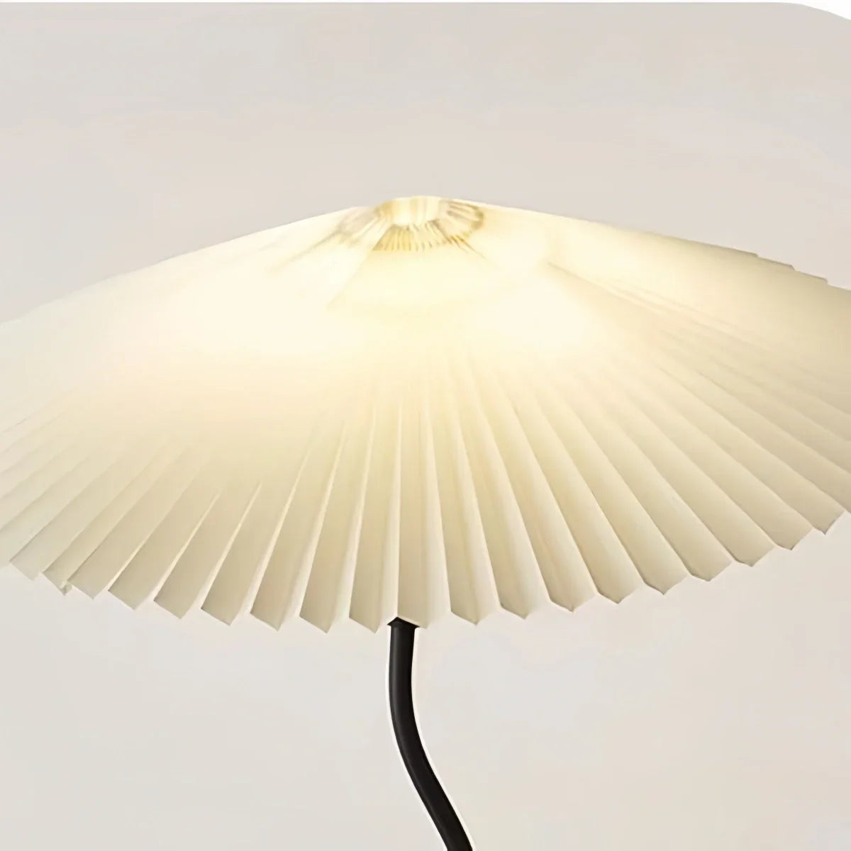 Modern Floor Lamp - Orange/Red/White Metal & Fabric for Bedroom - Flindria