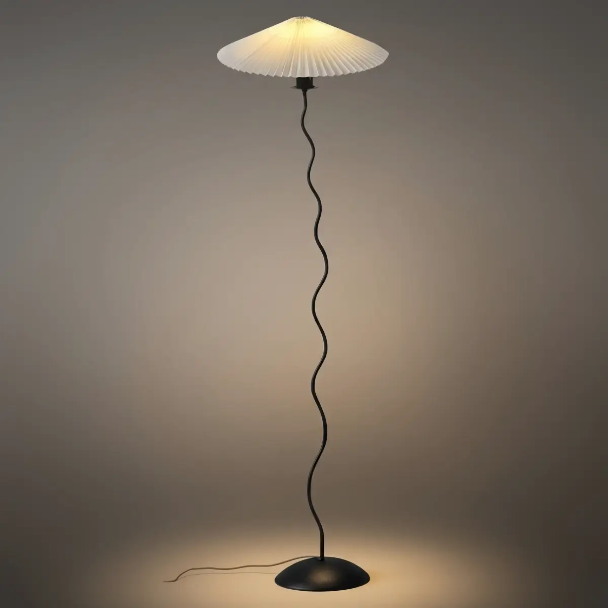 Modern Floor Lamp - Orange/Red/White Metal & Fabric for Bedroom - Flindria