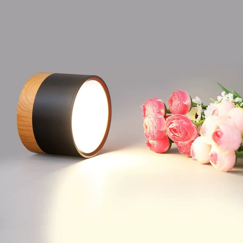 Severské LED stropní svítidlo válec – kov/dřevo do chodby - Flindria