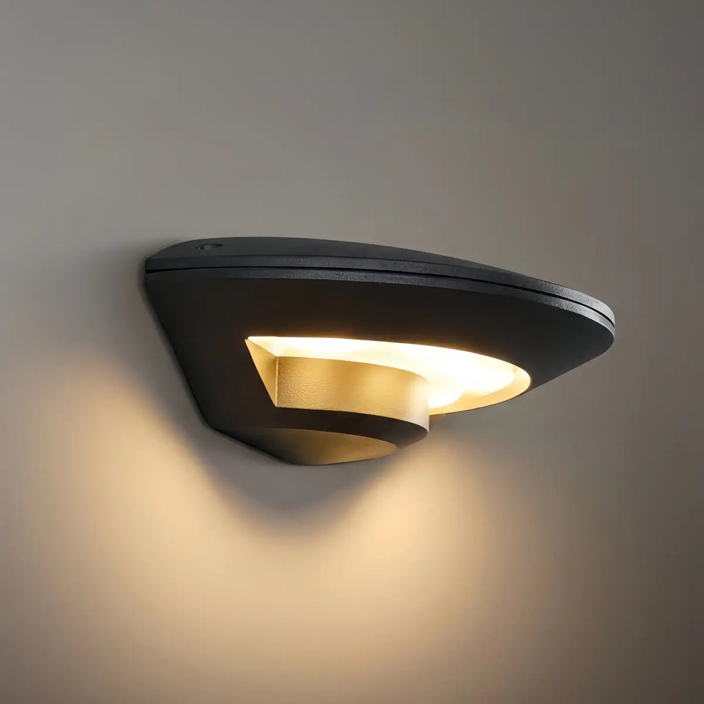 Minimalist Disc-Shaped Wall Lamp - Black Metal for Outdoor Corridor - Flindria