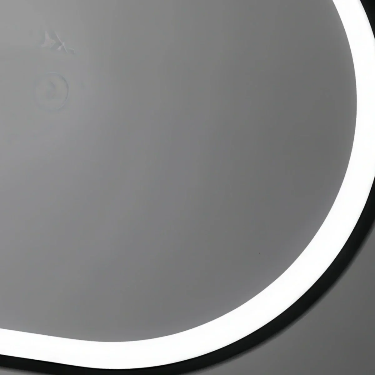 Modern Oval Pendant Light - White/Black/Gold Metal for Dining Room - Flindria