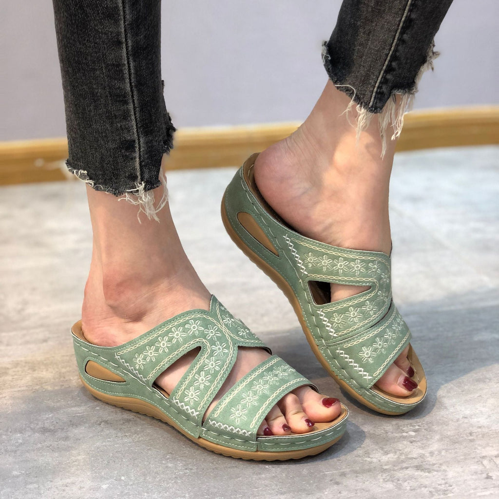 Orthopädische Sommerschuhe für Damen – individuell anpassbares Komfortfußbett, vollständig verstellbare Größe