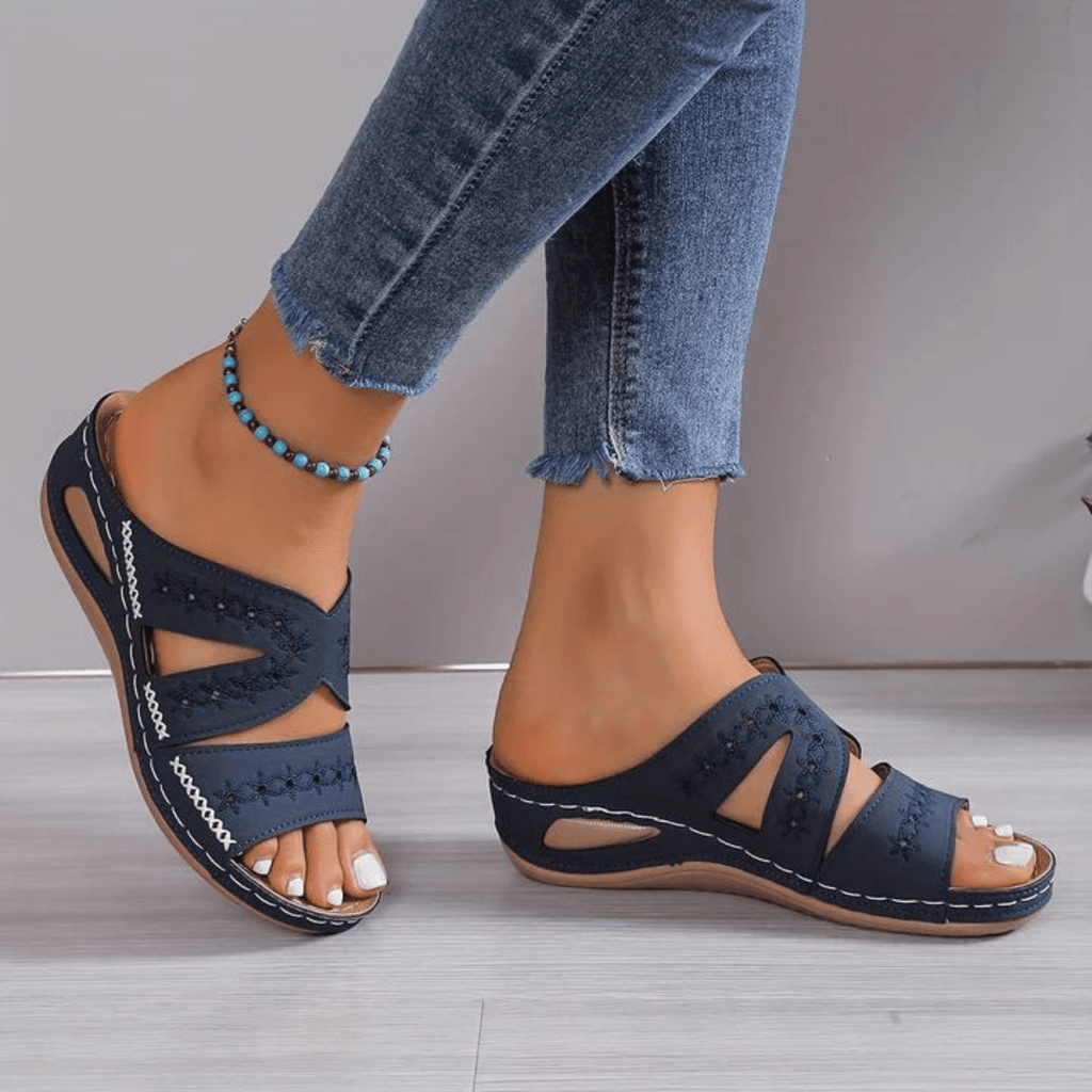 Orthopädische Sommerschuhe für Damen – individuell anpassbares Komfortfußbett, vollständig verstellbare Größe