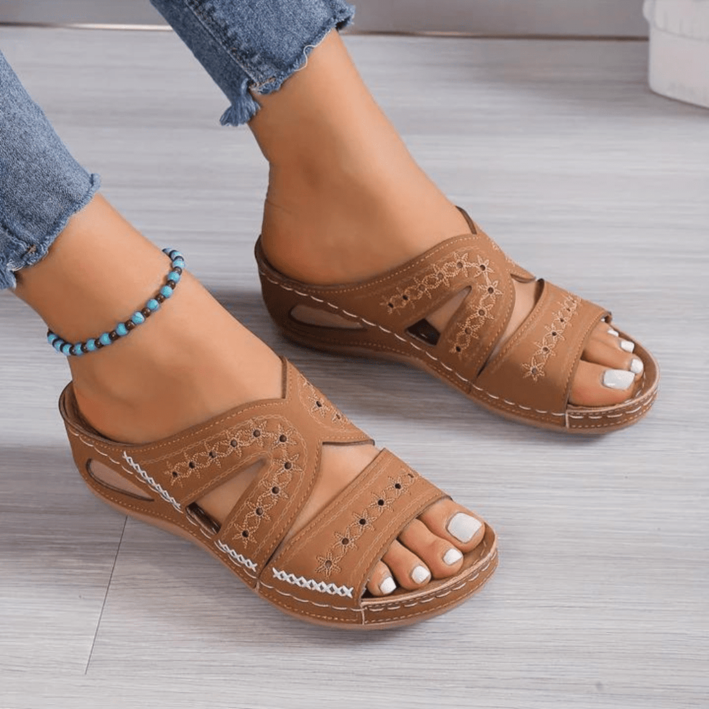 Orthopädische Sommerschuhe für Damen – individuell anpassbares Komfortfußbett, vollständig verstellbare Größe