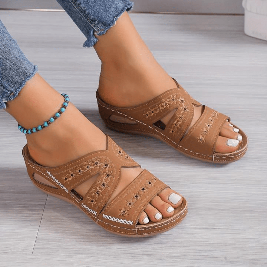 Orthopädische Sommerschuhe für Damen – individuell anpassbares Komfortfußbett, vollständig verstellbare Größe