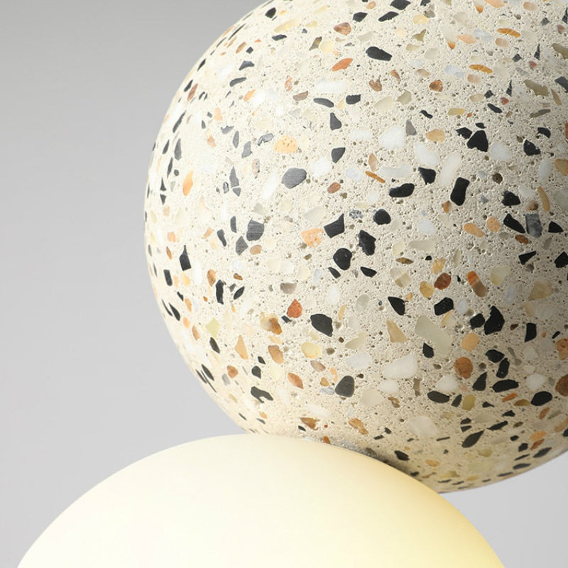 Suspensions LED en forme de globe Valentina — verre noir et blanc