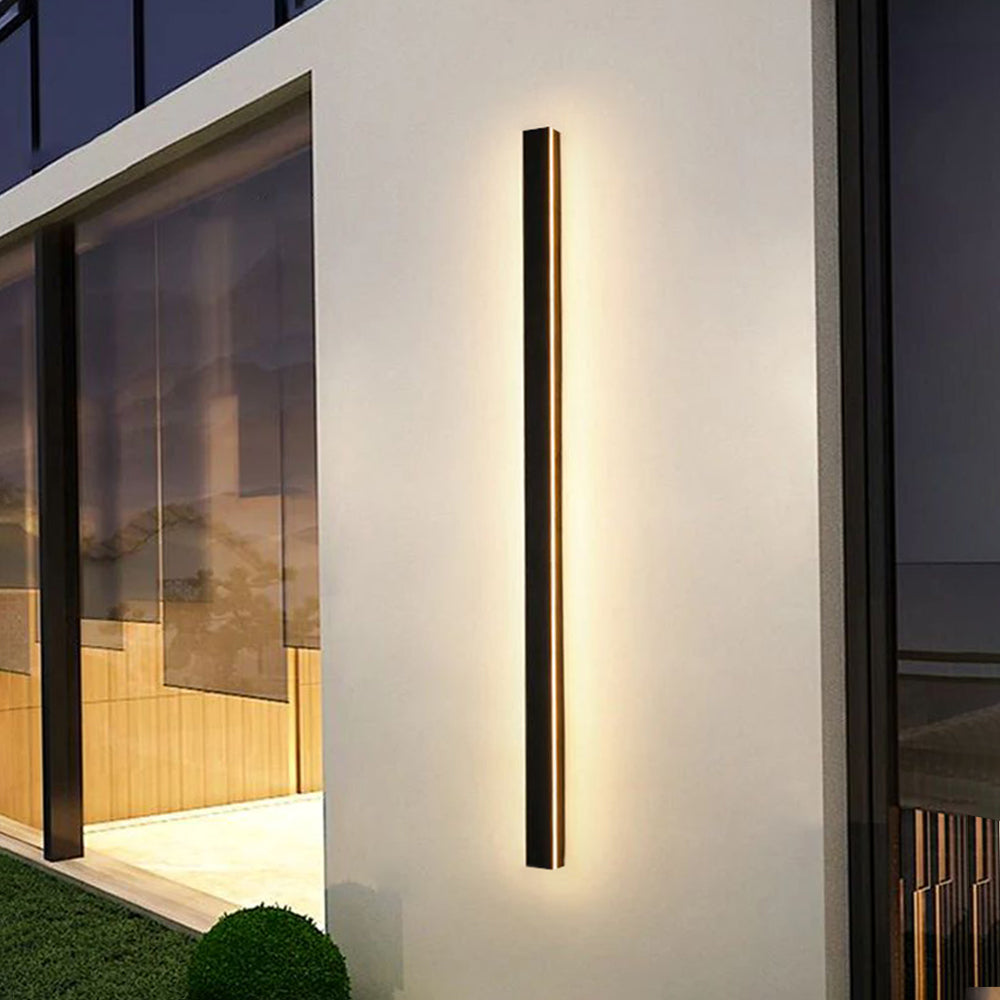 مصباح حائط خطي LED خارجي من نيكس — إصدار بلمسة نهائية سوداء